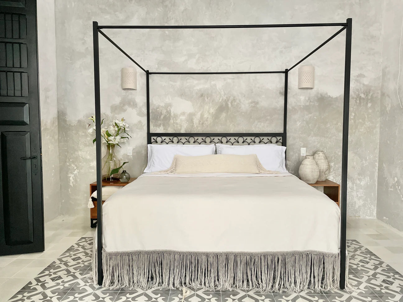 Dune Handwoven Cotton Coverlet – Artisan Fringe Bedspread in Putty