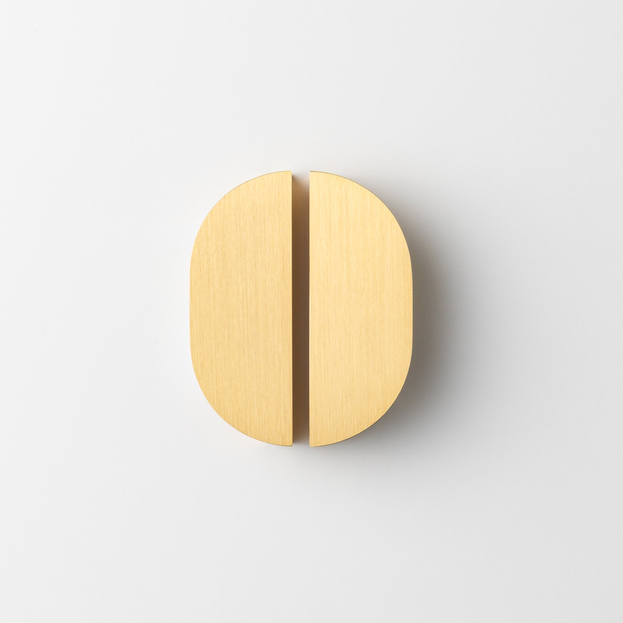 Bow Brass Cabinet Pull in Polished Brass