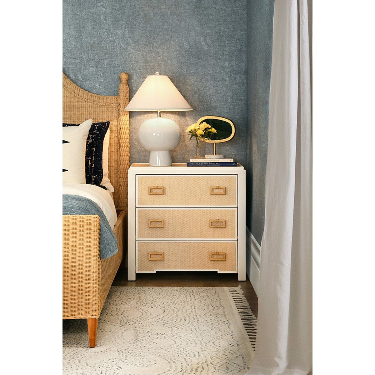 Orbis Ceramic Table Lamp ceramic base detail