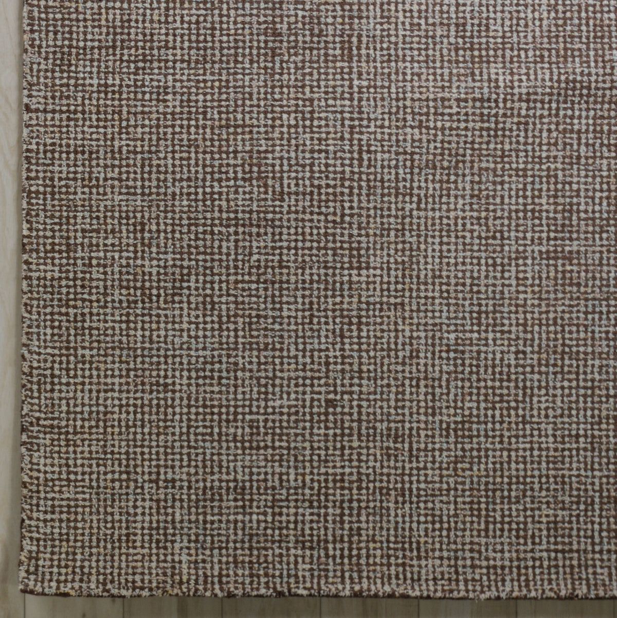 Sonoma Hand-Tufted Wool Rug - Brown & Ivory - edge close-up